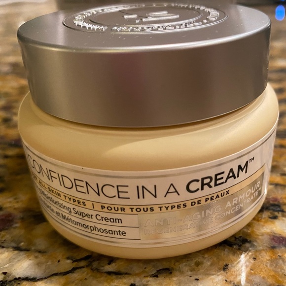 It Cosmetics Confidence in a Cream moisturizer NWT - Picture 9 of 12